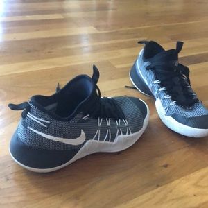 nike hyper shift court shoes